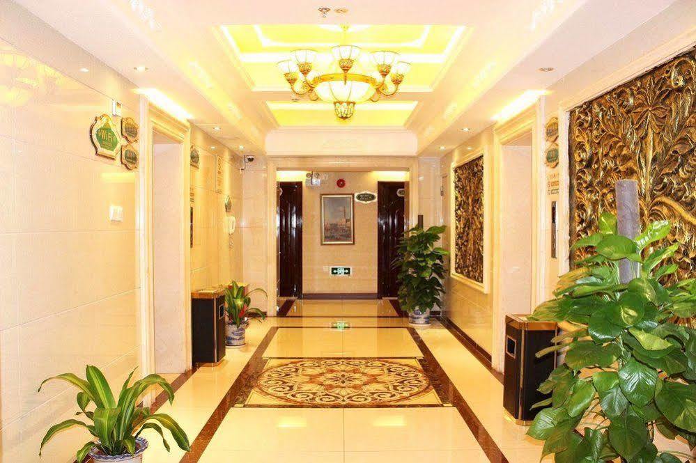 Vienna Hotel Shenzhen Railway station Exterior foto